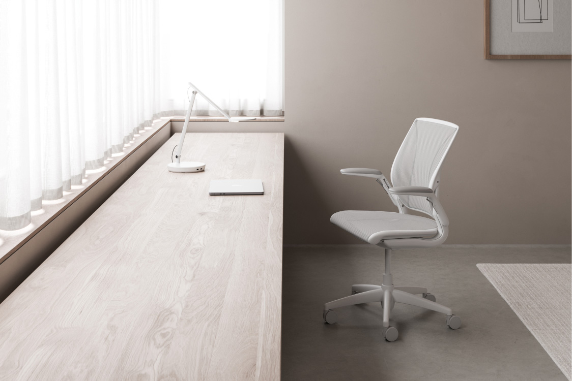 World All Mesh, White Frame, White Pinstripe Mesh
